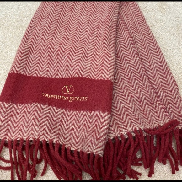 Valentino Garavani Wool Scarf - Picture 2 of 3